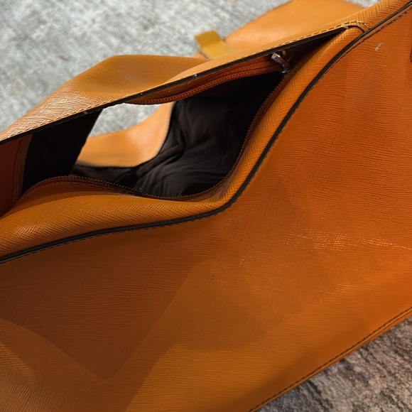 Tumi yellow/ Orange Tote Bag with Structured Design - carry on attach ability - Picture 6 of 7